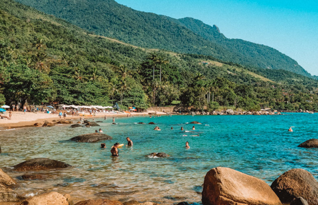 praias-proximas-ilha-bela-foto